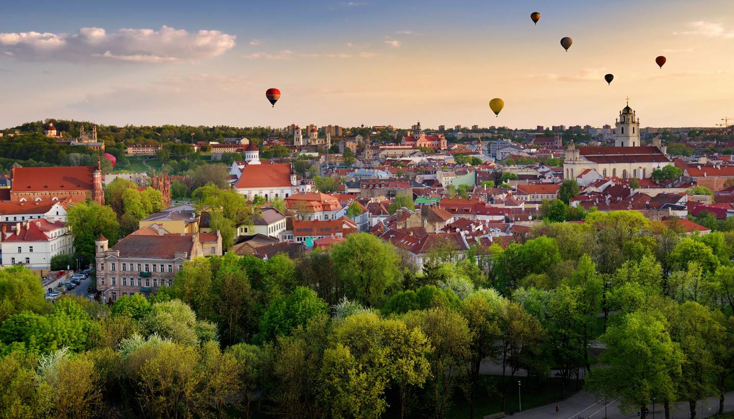 Lituania - Balloons over Vilnius, Lithuania