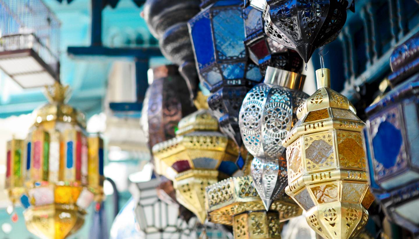 Túnez - Traditional lamps in the medina of Tunis, Tunisia