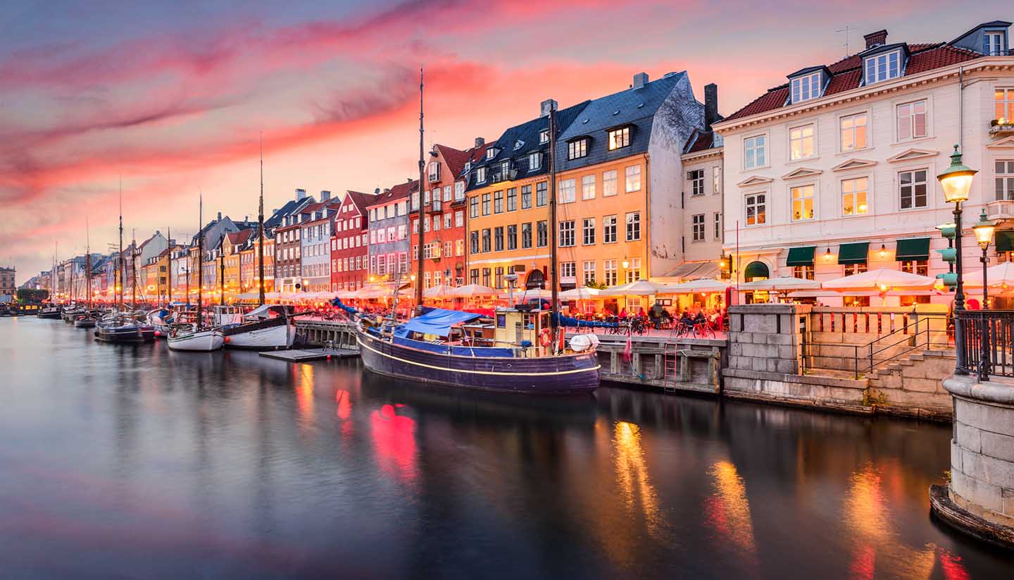 Dinamarca - Nyhavn Canal Copenhagen, Denmark