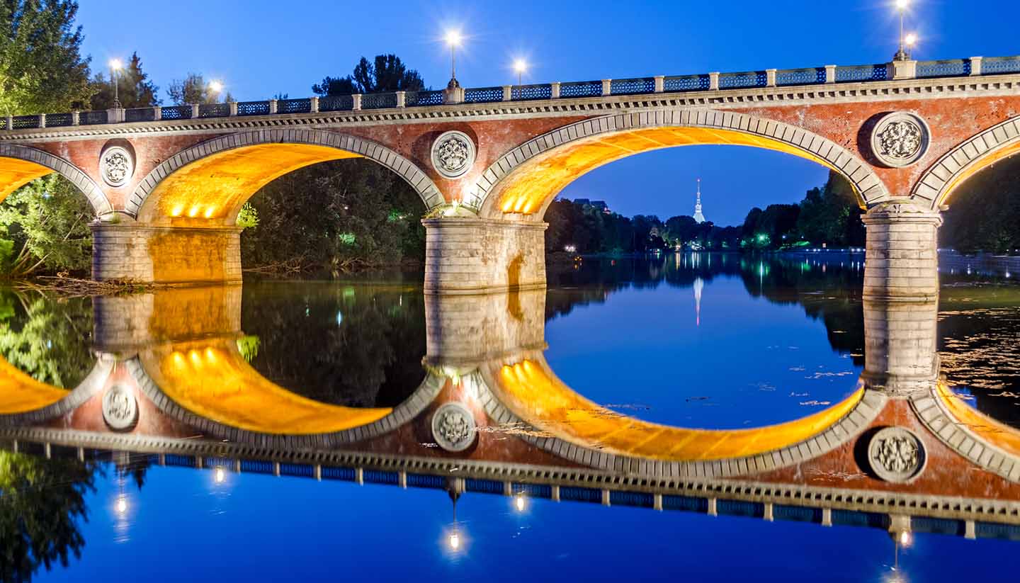 Italia - Ponte Isabella & River Po, Italy