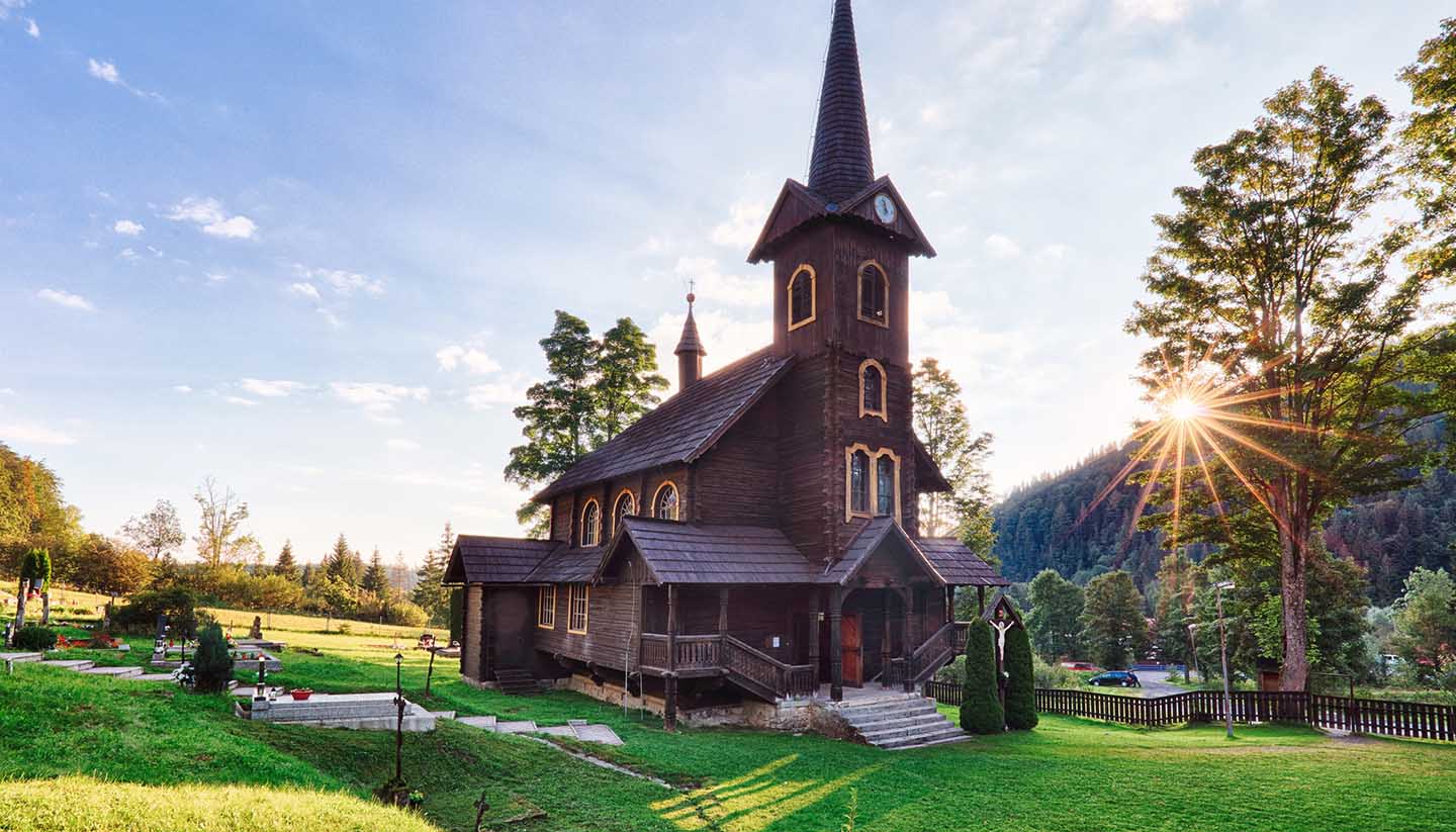 Eslovaquia - Wooden church at Tatranska, Slovakia