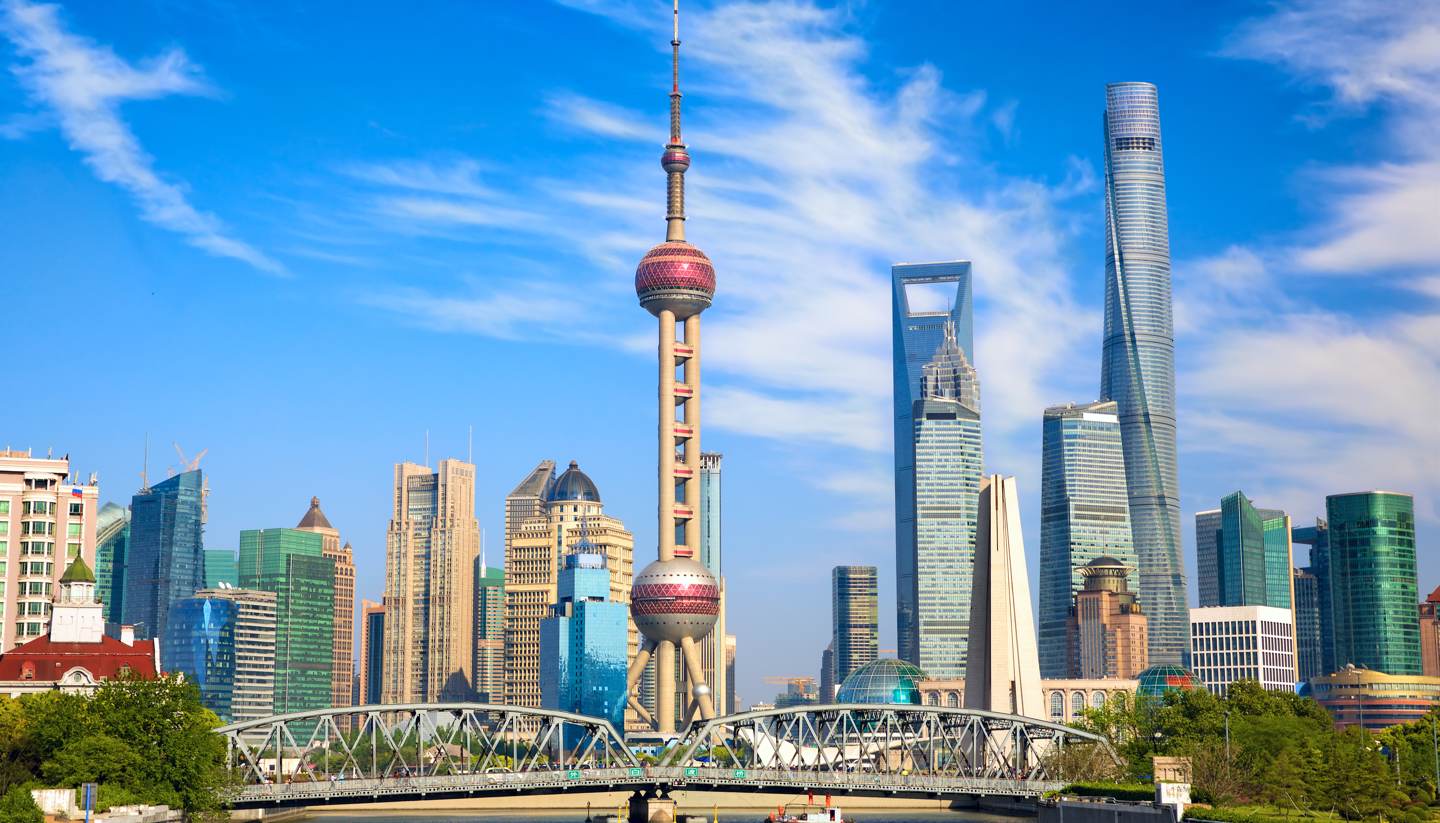 China - Waibaidu bridge with Oriental Pearl Tower behind