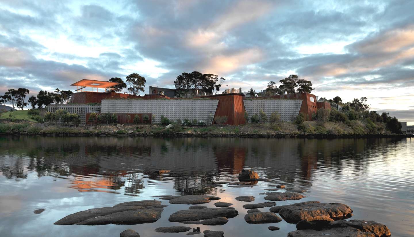 Australia - Oth-UltimateWineriesAustralia-Mona-museum-1440x823